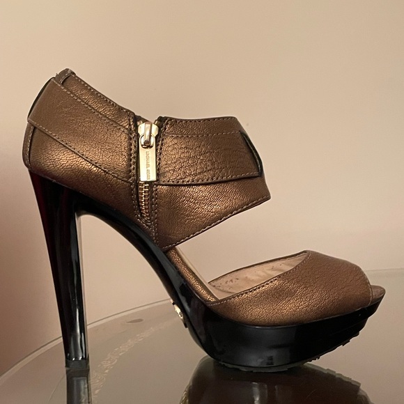 Michael Kors Heels - Picture 2 of 7